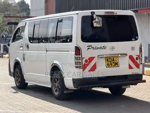 Toyota HiAce 2013 White