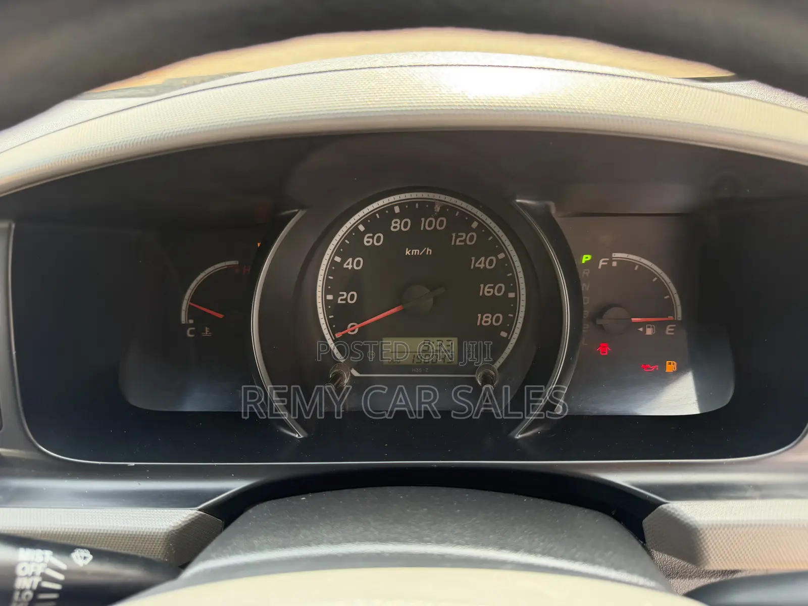 Toyota HiAce 2013 White