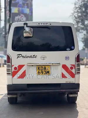 Toyota HiAce 2013 White