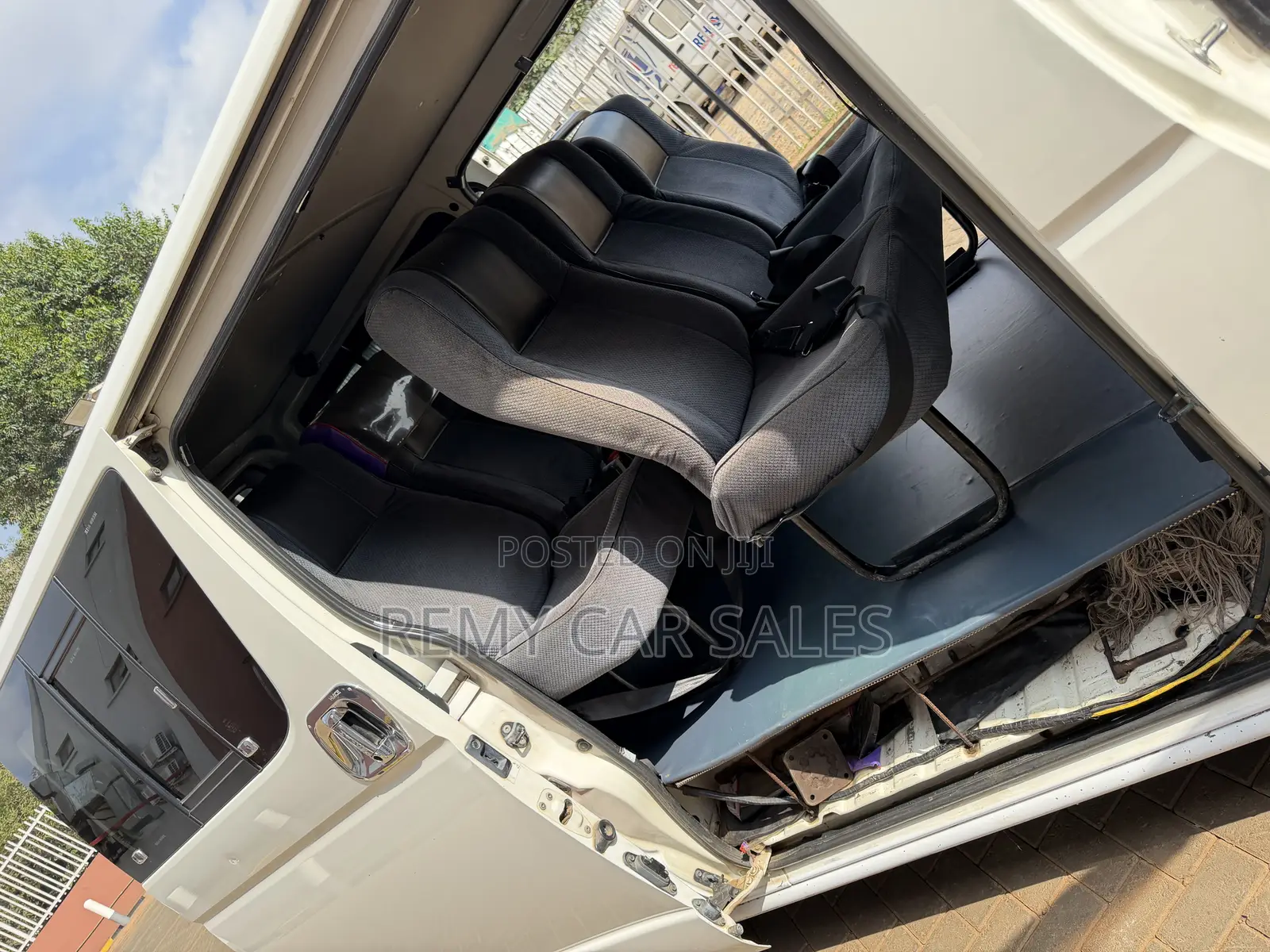 Toyota HiAce 2013 White