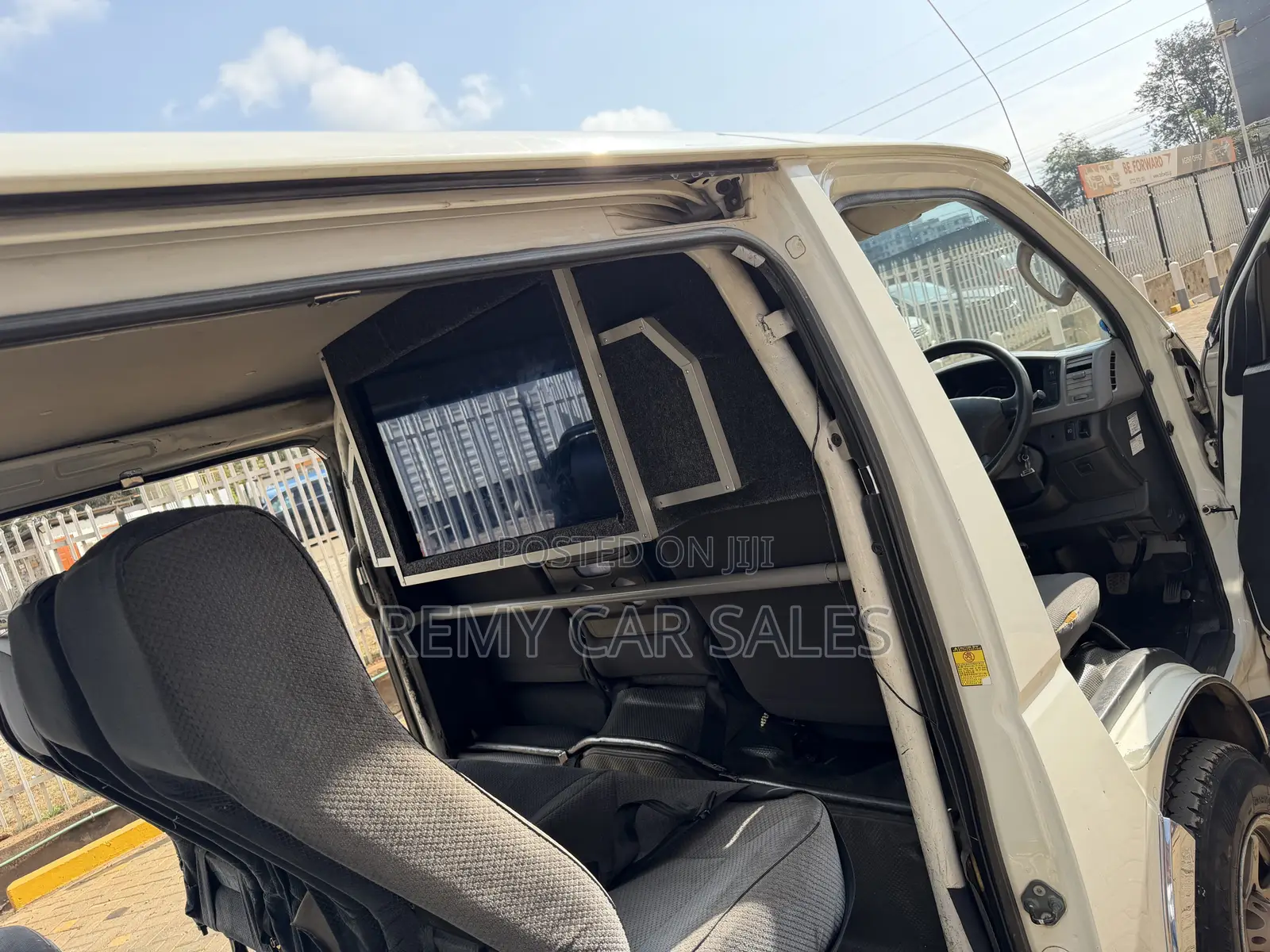 Toyota HiAce 2013 White