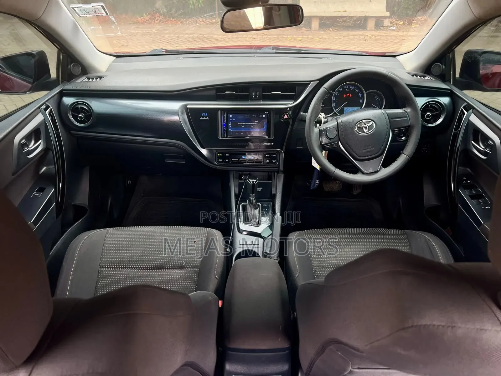 Toyota Auris 2016 Red