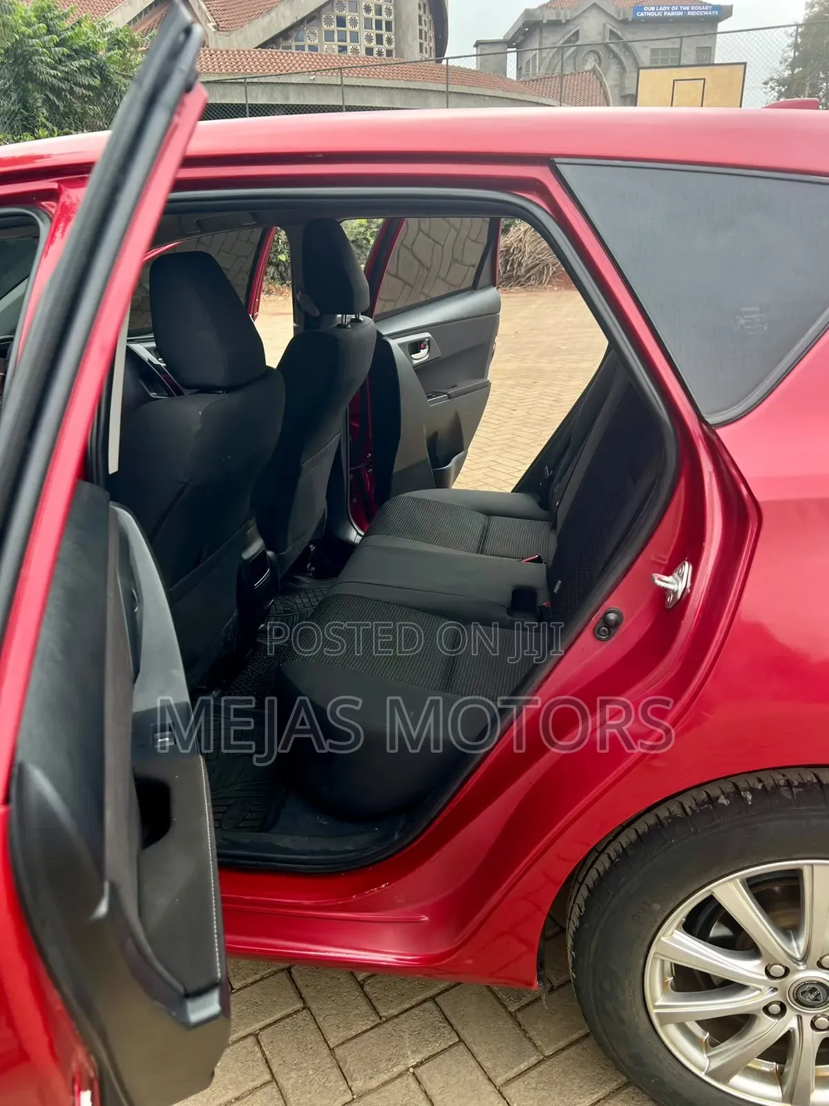 Toyota Auris 2016 Red