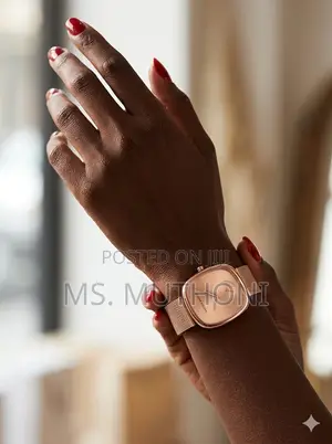 Elegant Hannah Martin Tonneau-Shaped Women's Quartz Wristwatc