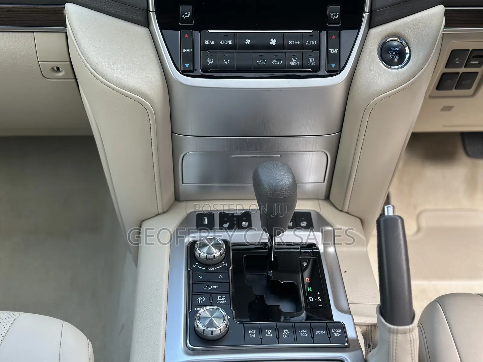 Toyota Land Cruiser 4.6 V8 ZX 2019 Gold