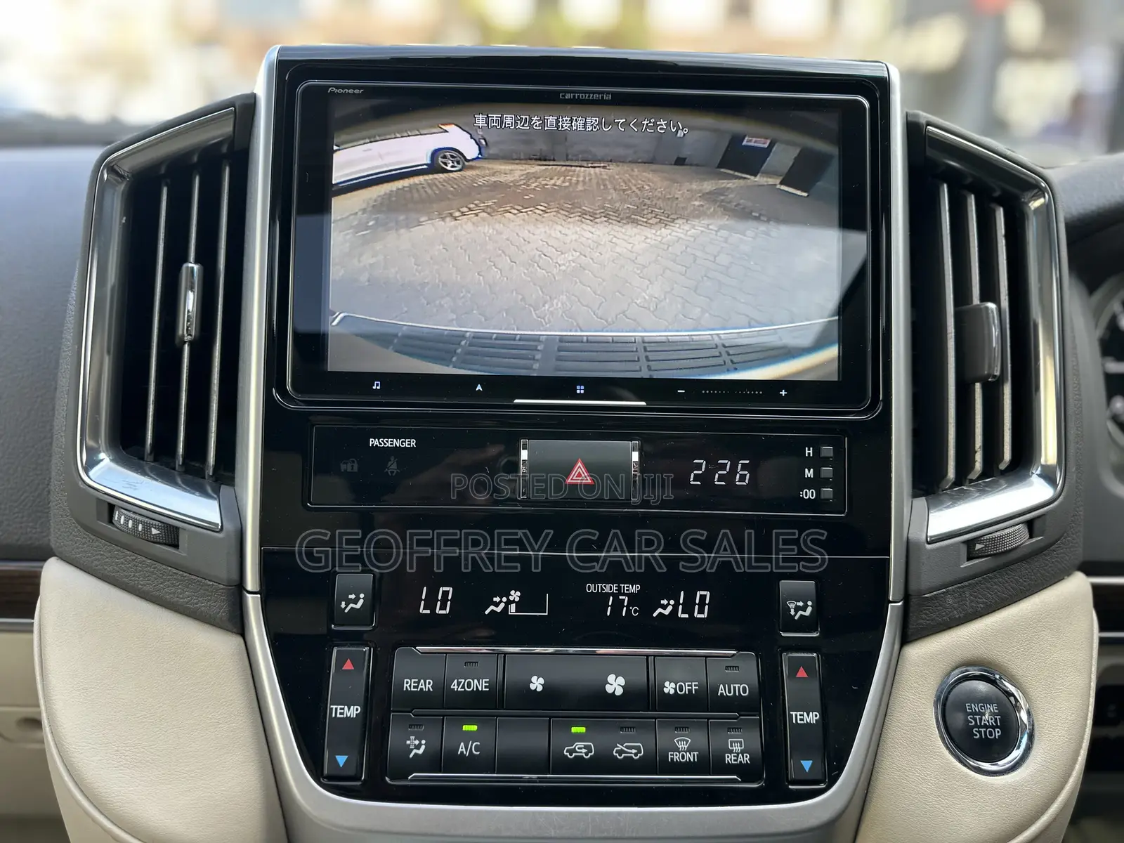 Toyota Land Cruiser 4.6 V8 ZX 2019 Gold
