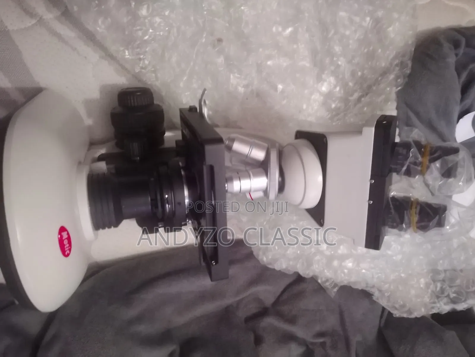 Microscope
