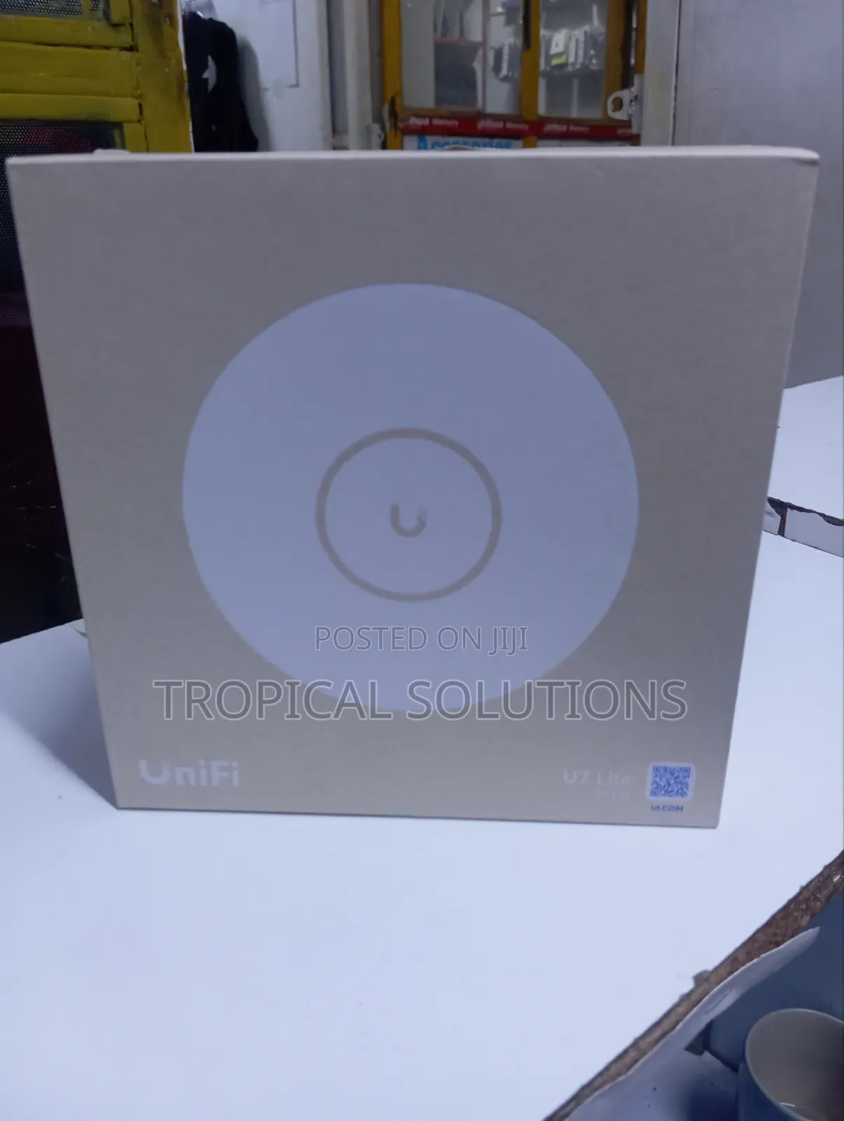Ubiquiti Unifi U7 Lite Ceiling Mounted WiFi