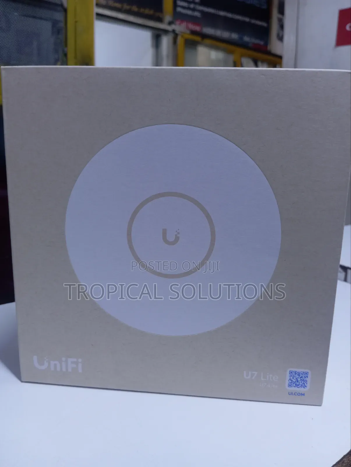 Ubiquiti Unifi U7 Lite Ceiling Mounted WiFi