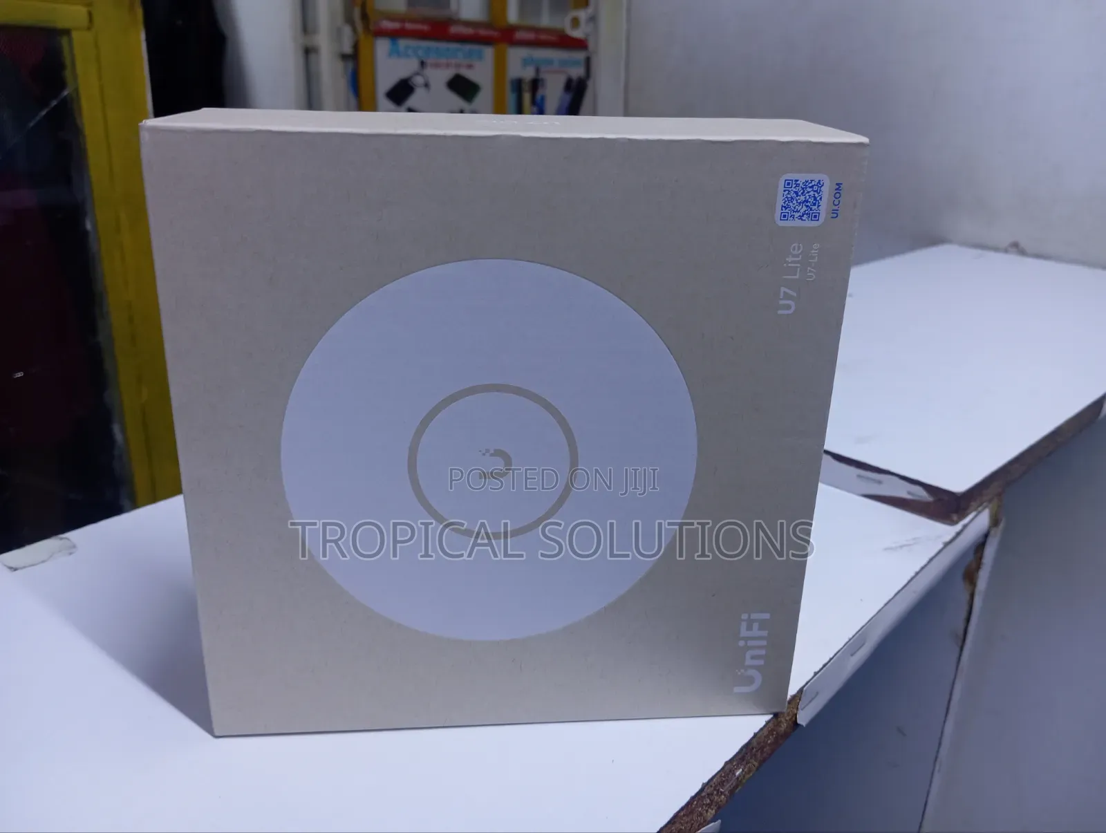 Ubiquiti U7 Lite Available Ceiling Mounted// Access Point Available