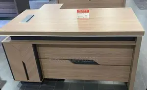 Director’s Desk – 1.8m