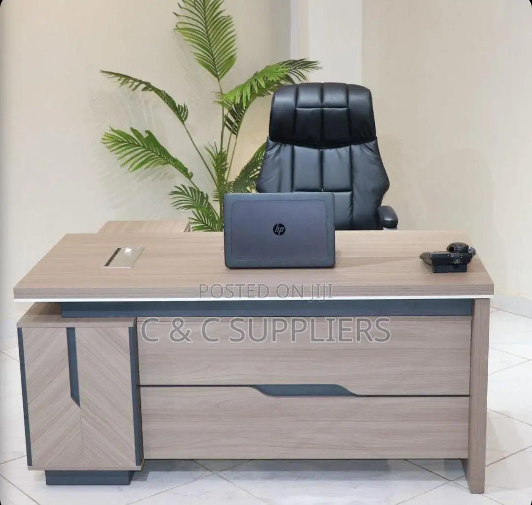 Director’s Desk – 1.8m