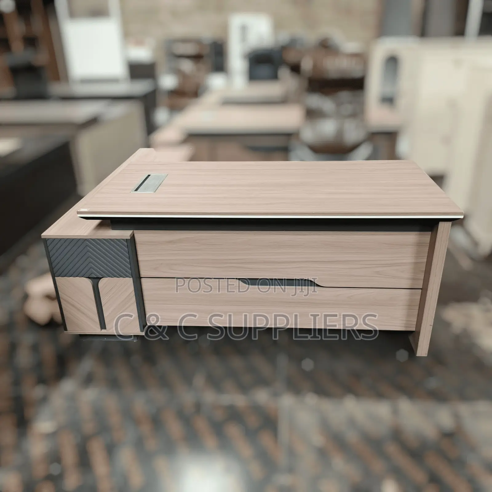 Director’s Desk – 1.8m