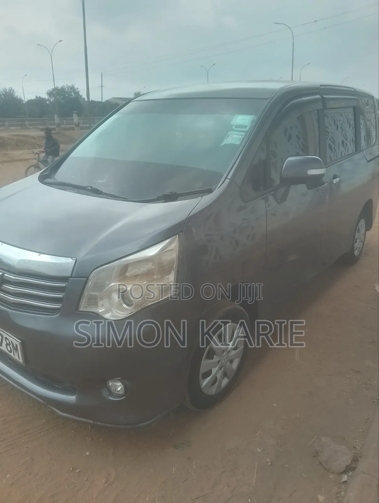 Toyota Noah 2011 Gray
