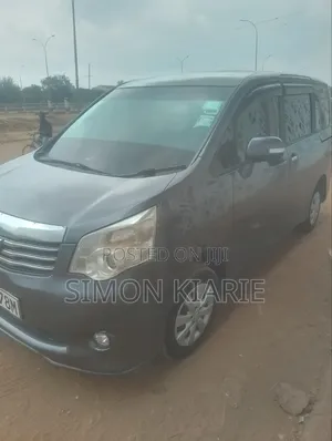 Toyota Noah 2011 Gray