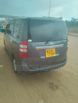 Toyota Noah 2011 Gray