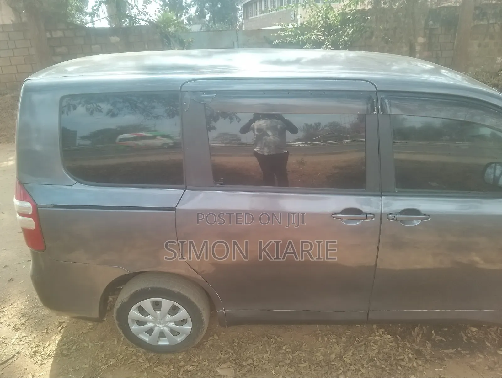 Toyota Noah 2011 Gray