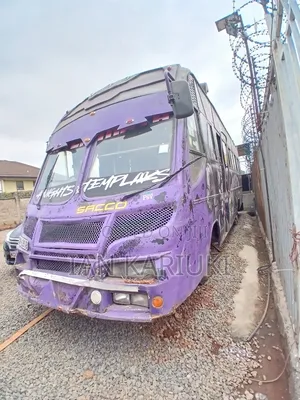Isuzu FRR 2010 Black