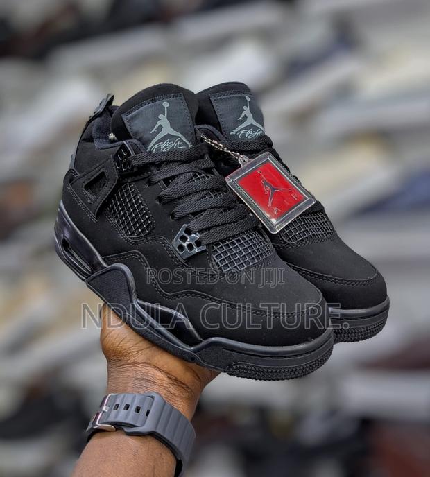 Jordan 4 Black Cat
