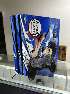 Playstation 4 Pro 1Tb + 1 Controller