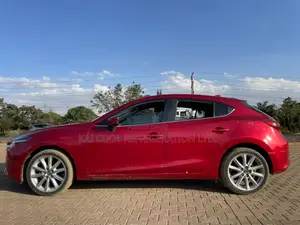 Mazda Axela 2017 Red