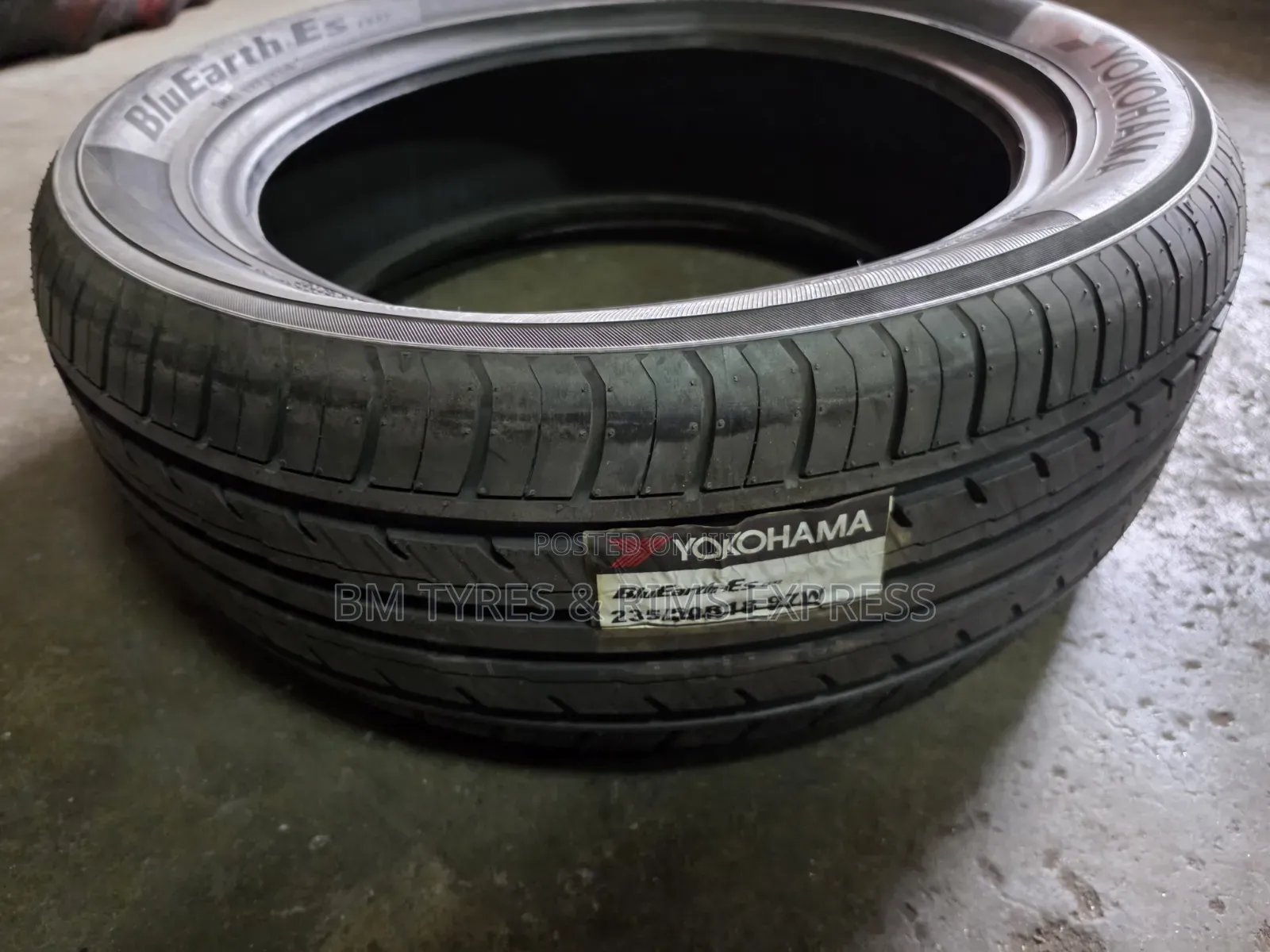 235 /50 R18 YOKOHAMA TIRES (Japan)