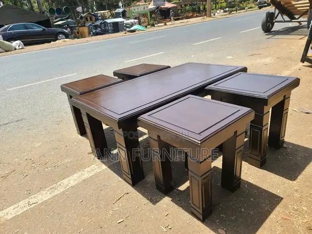 Coffee Table and 4 Stools