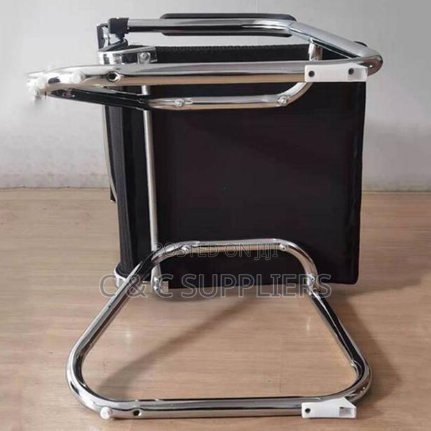 Mid Back Mesh Reception/Conference Chair. - thumbnail 5