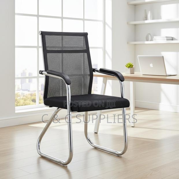 Mid Back Mesh Reception/Conference Chair. - thumbnail 2