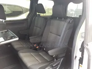 Toyota Voxy 2019 Pearl