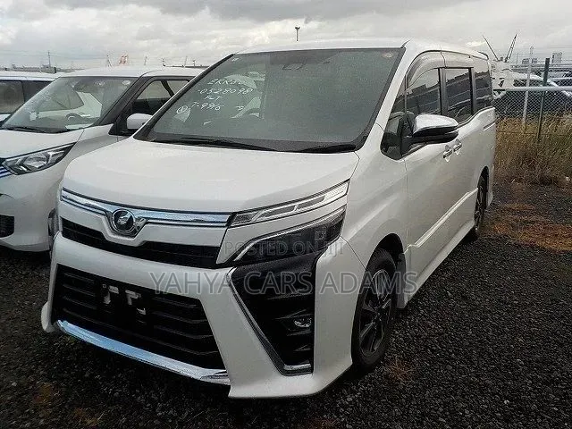 Toyota Voxy 2019 Pearl