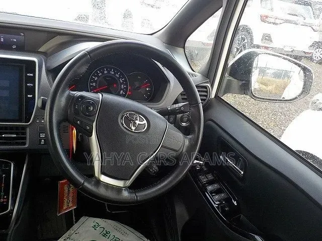 Toyota Voxy 2019 Pearl