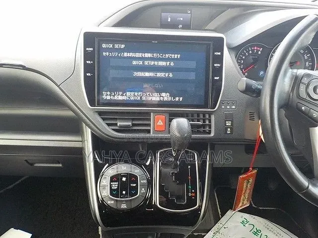 Toyota Voxy 2019 Pearl