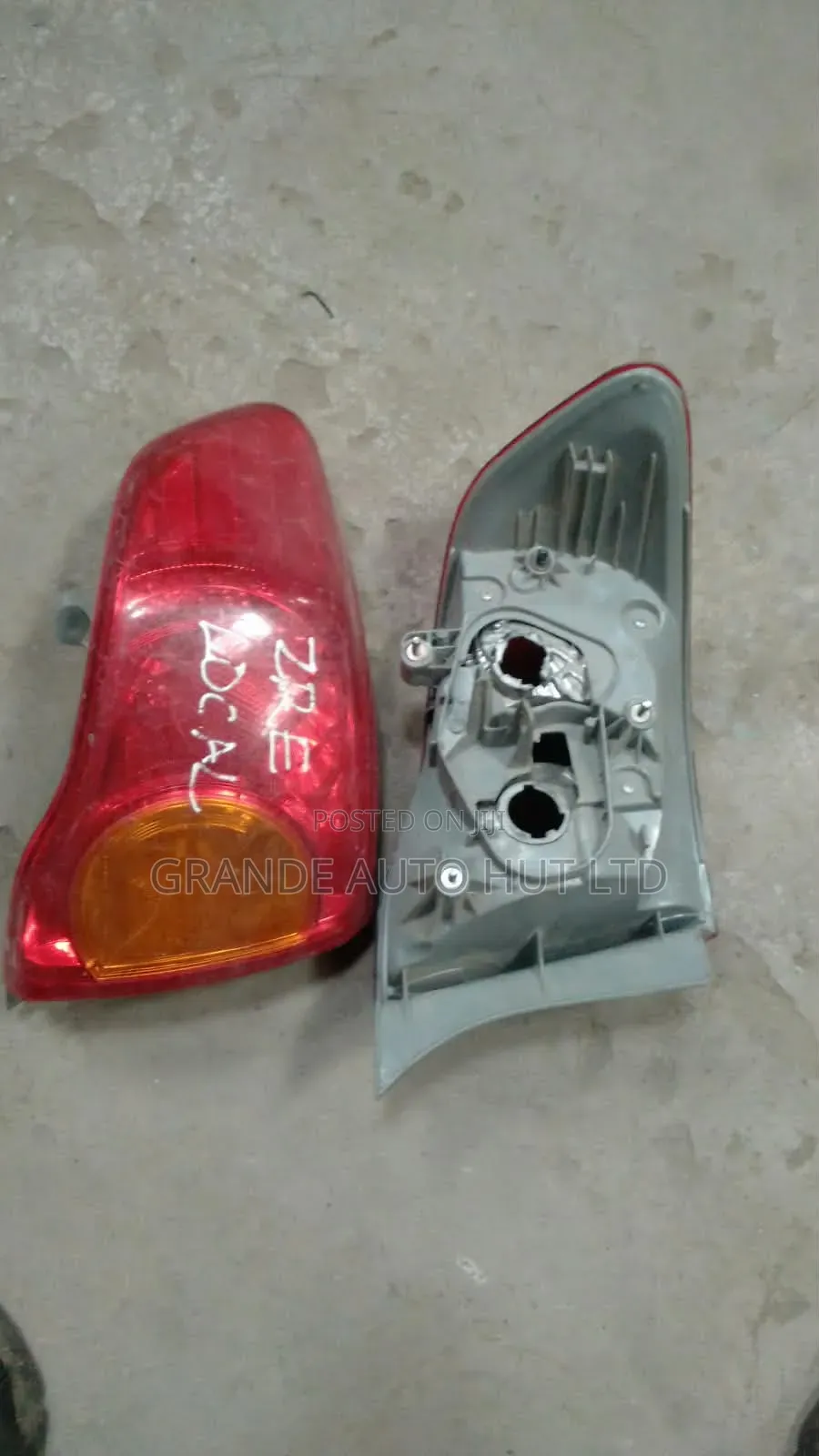 Toyota Zre Taillights