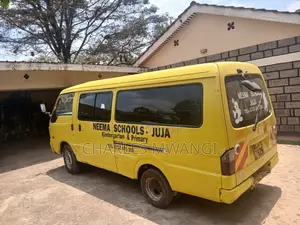 Mitsubishi L300 2007 Yellow