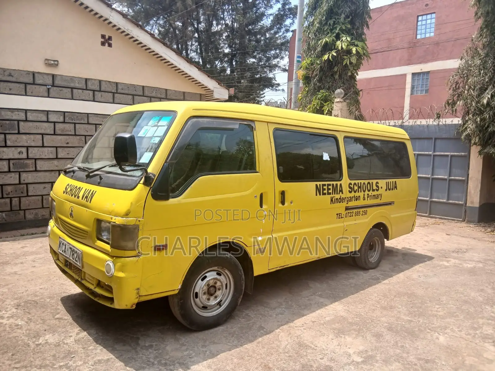 Mitsubishi L300 2007 Yellow