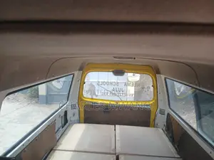 Mitsubishi L300 2007 Yellow