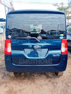 Daihatsu Tanto 2019 Blue