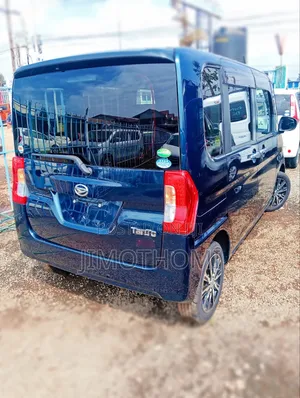 Daihatsu Tanto 2019 Blue