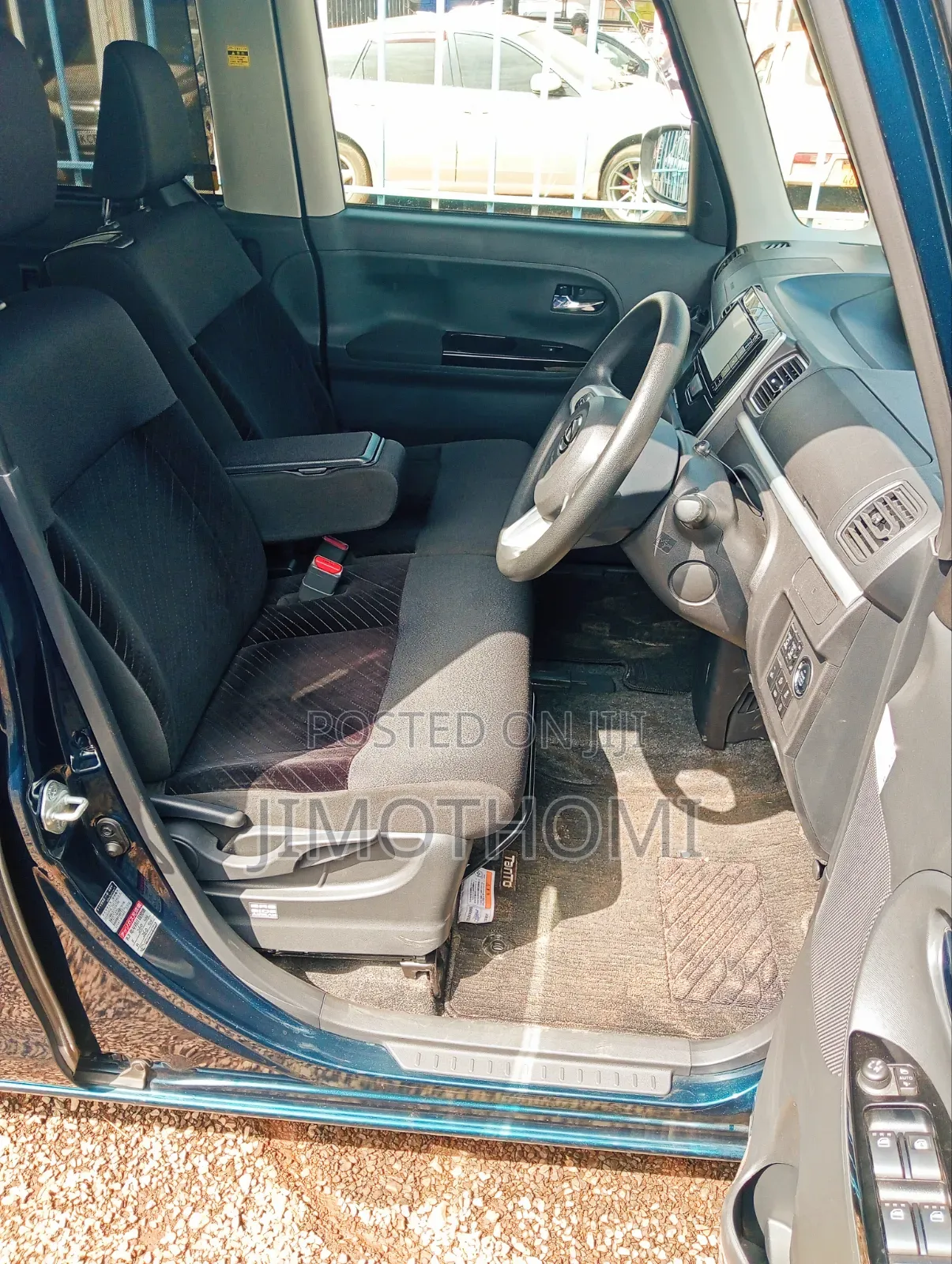 Daihatsu Tanto 2019 Blue