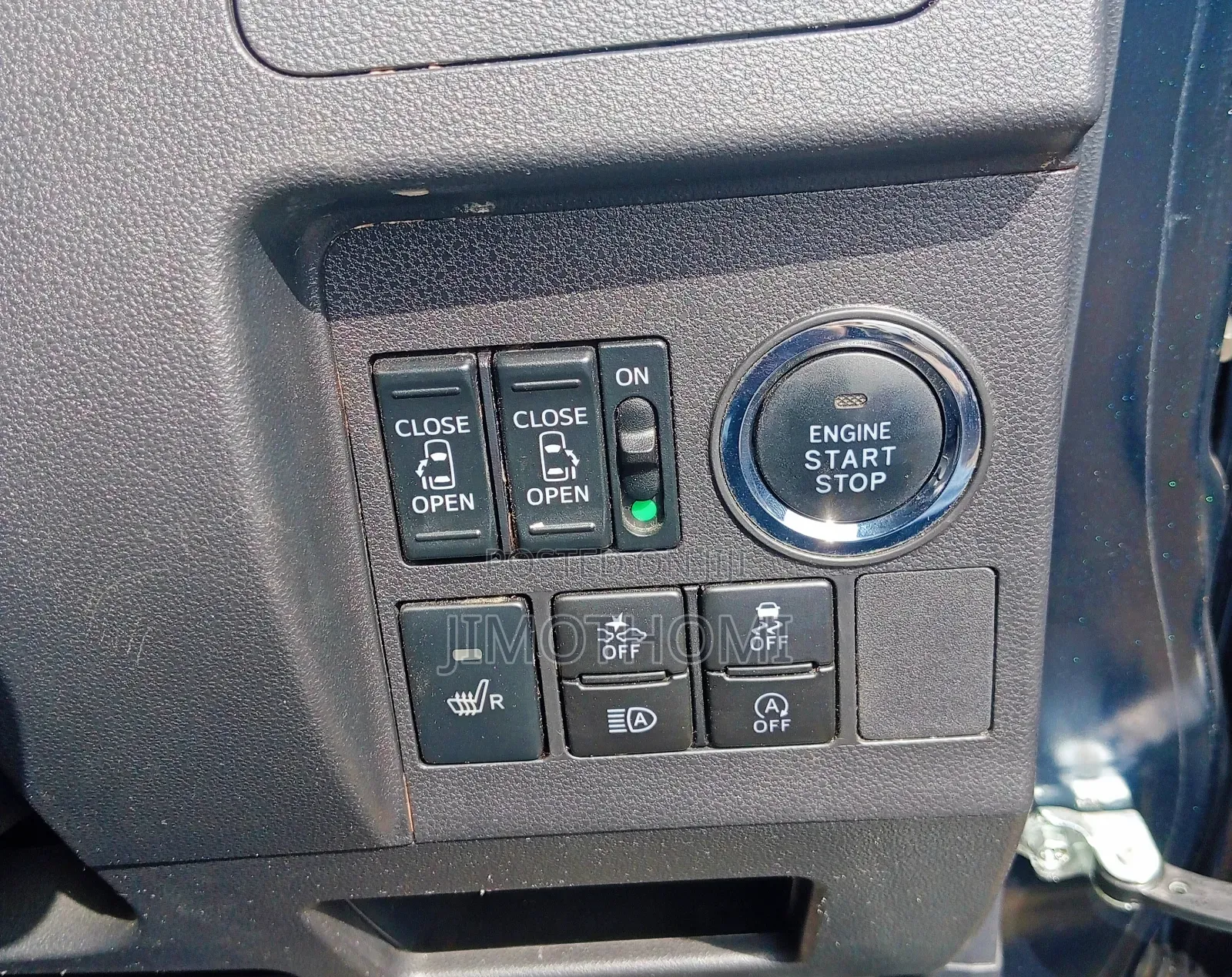 Daihatsu Tanto 2019 Blue