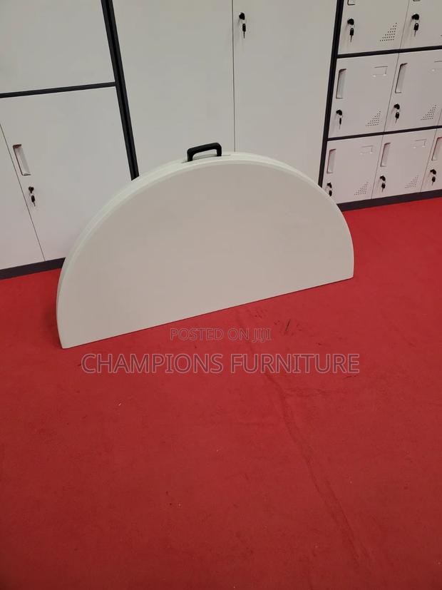 1.2M Round Foldable Heavy Duty Outdoor Table - thumbnail 2