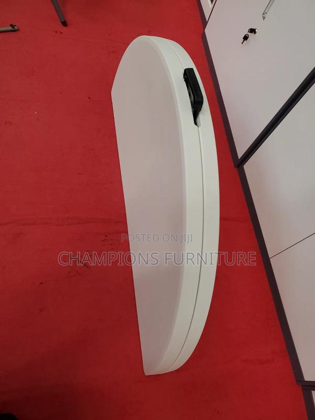 1.2M Round Foldable Heavy Duty Outdoor Table - thumbnail 4