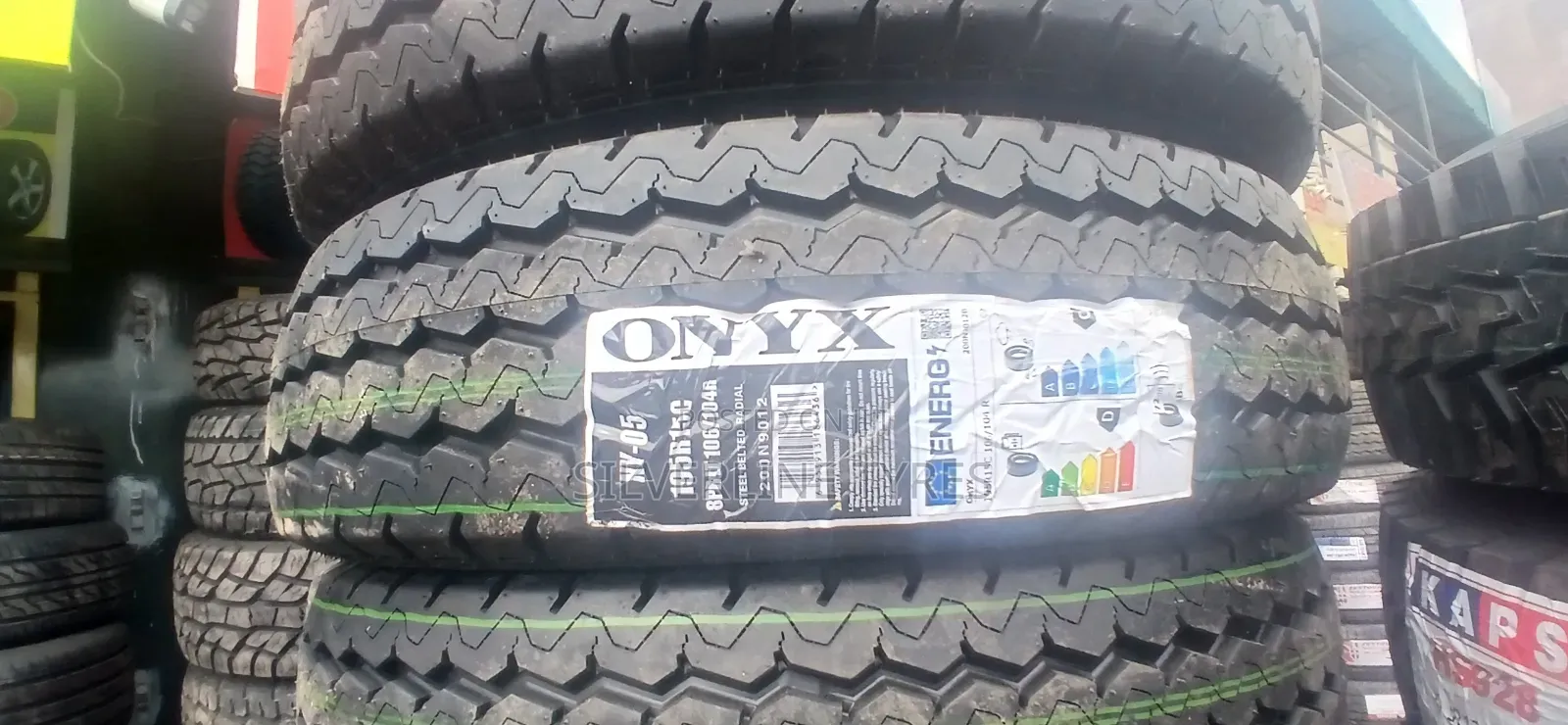 195R15 Onyx