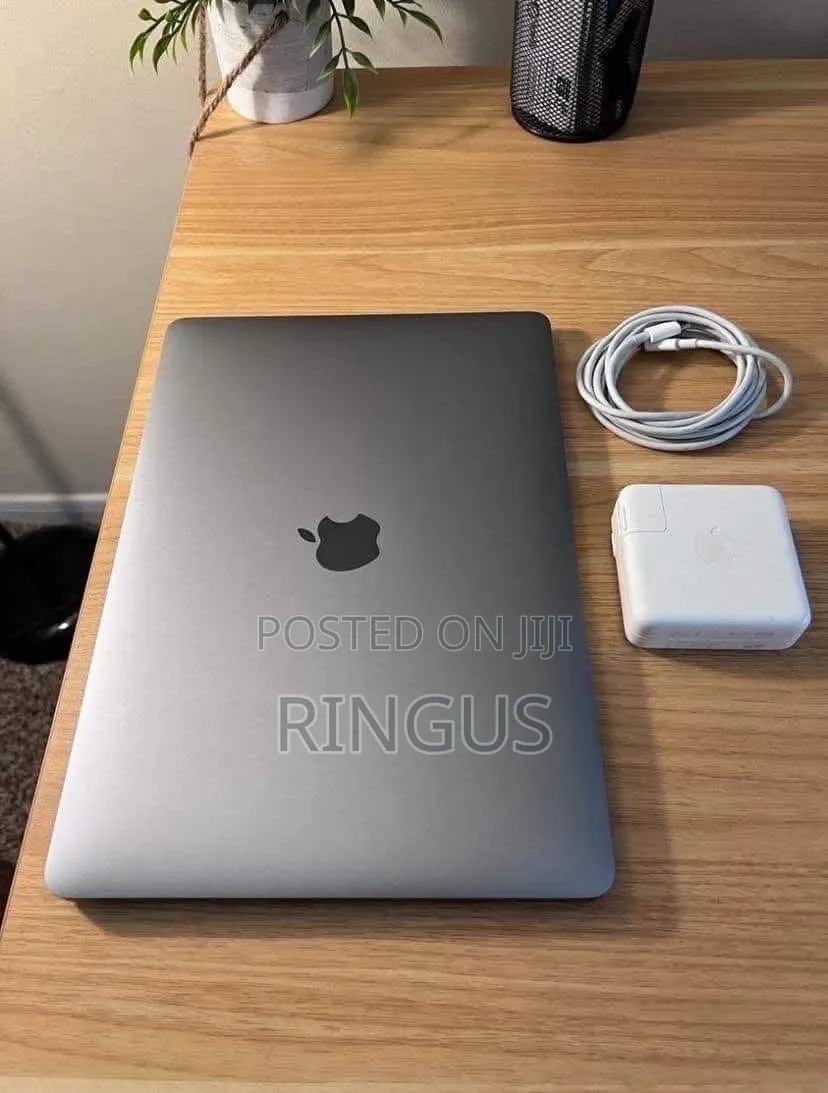 Laptop Apple MacBook Pro 2020 16GB Intel Core i5 SSD 512GB