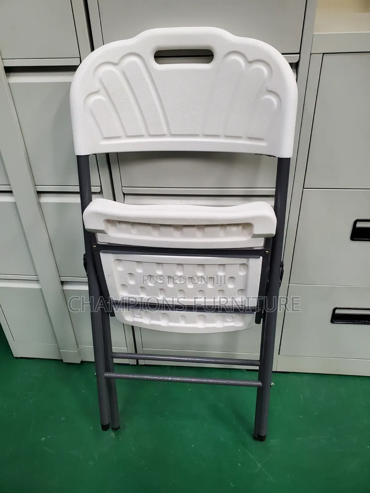 White Heavy Duty Fun-Back Foldable Chair