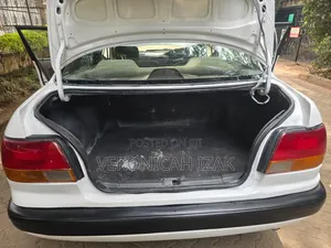 Toyota Corolla 1997 White