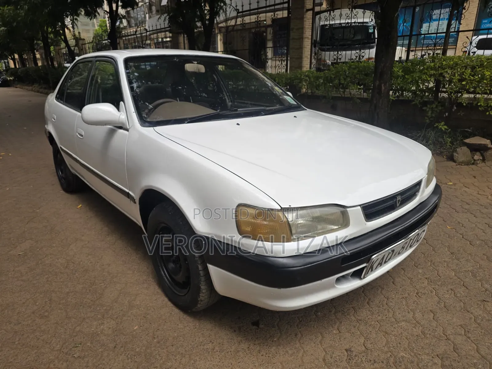 Toyota Corolla 1997 White