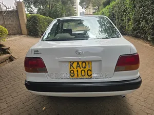 Toyota Corolla 1997 White