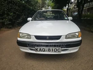 Toyota Corolla 1997 White